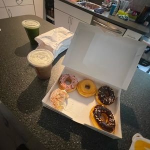 Meet your Posher, Crystal